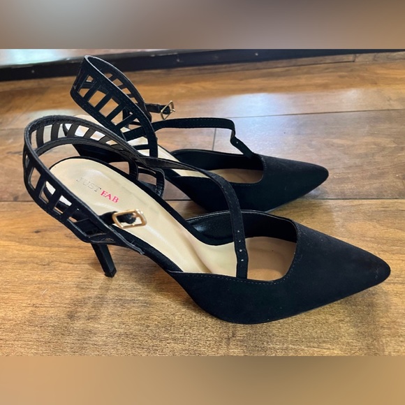 Black heels - Picture 1 of 3